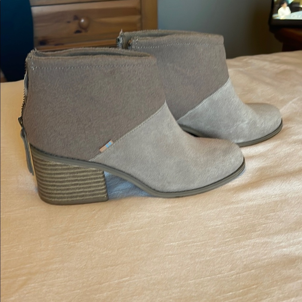 Women's Gray Ankle Boots